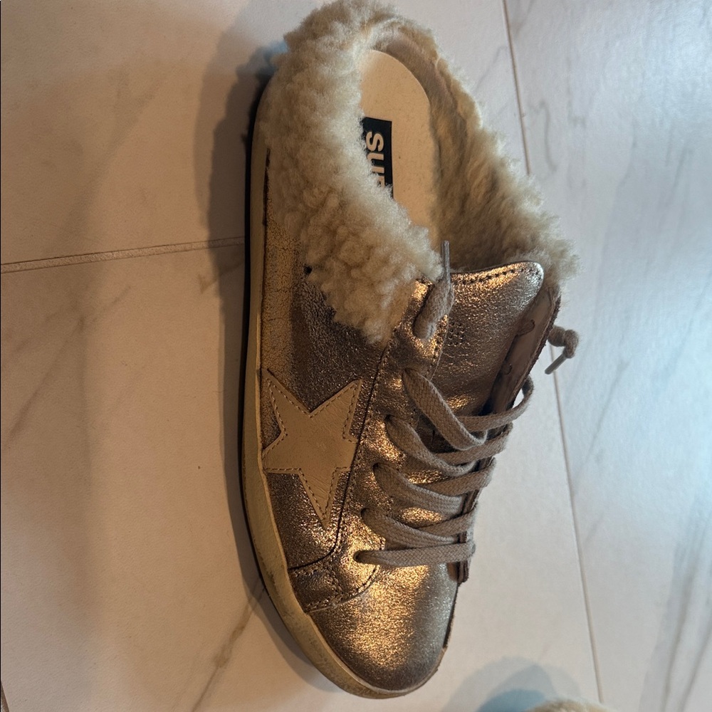 Golden Goose Metallic Gold Low-Top Sneakers with Shearling Collar - Picture 6 of 8